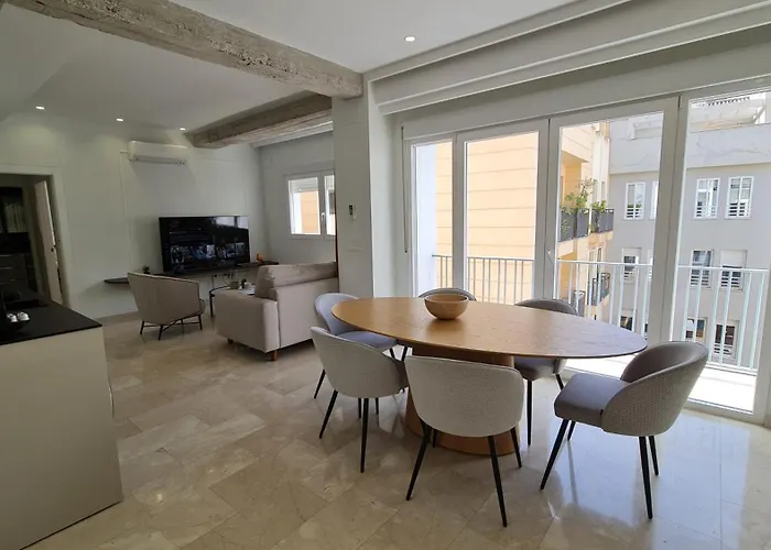 Апартаменты Navas Penthouse 302 By Florentia Homes