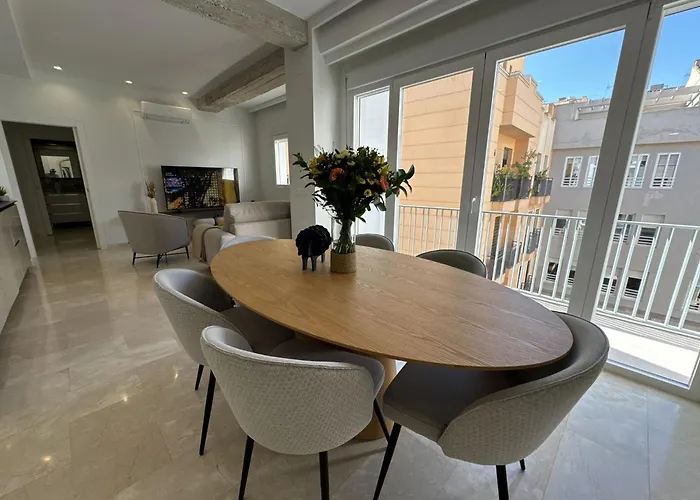 Navas Penthouse 302 By Florentia Homes