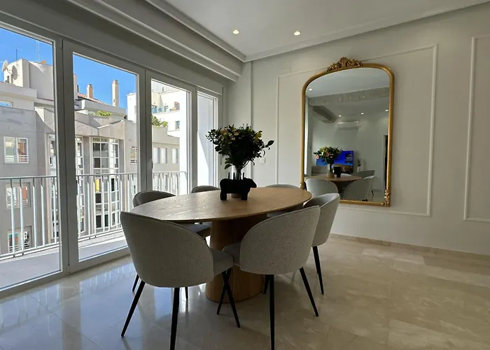 Navas Penthouse 302 By Florentia Homes